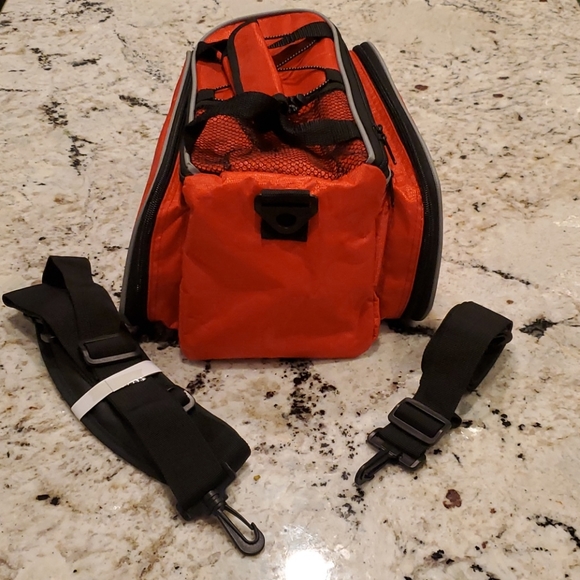 Tancendes Red Nylon Rear Bike Bag - Picture 4 of 13